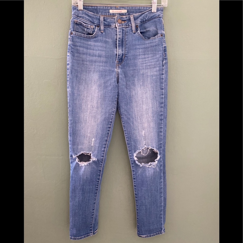 Levi’s High Rise | Stylish & Stretchy
